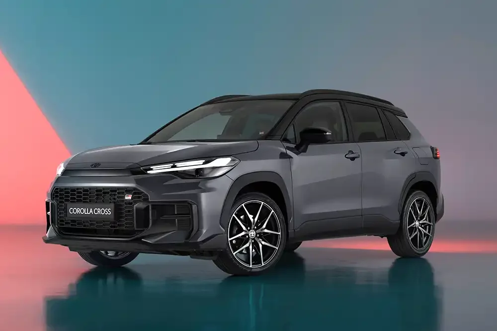 Im Herbst ist der Corolla Cross auch in der neuen Version GR Sport erhältlich. Foto: Toyota