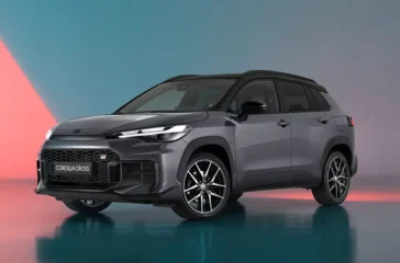 Im Herbst ist der Corolla Cross auch in der neuen Version GR Sport erhältlich. Foto: Toyota