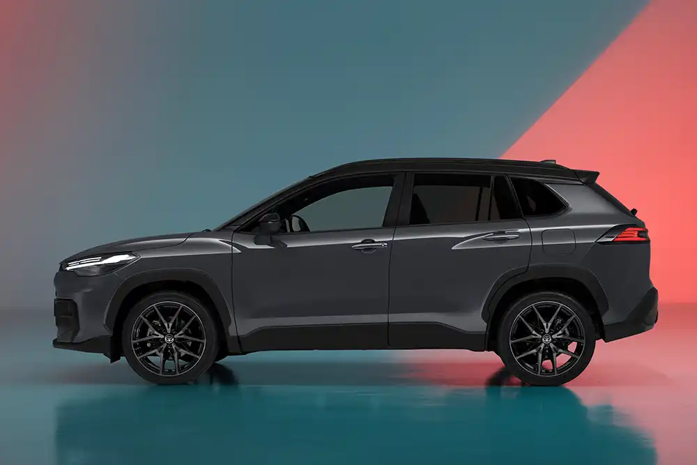 Unter anderem zeichnet die GR-Version 19 Zoll große Leichtmetallräder aus. Foto: Toyota