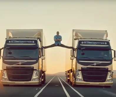 Volvo Trucks - The Epic Split feat. Van Damme. Foto & Video Volvo Trucks/youtube