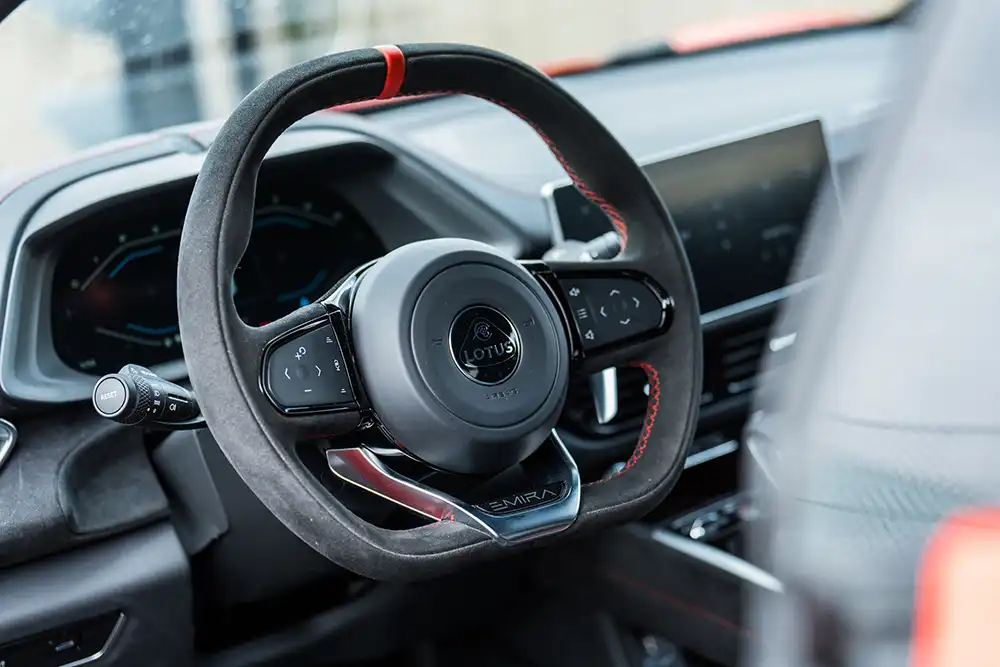 Das Kürzel „SE“ stand bei Lotus historisch für „Special Equipment“, also so etwas wie eine optionale Sonderausstattung. Foto: Lotus