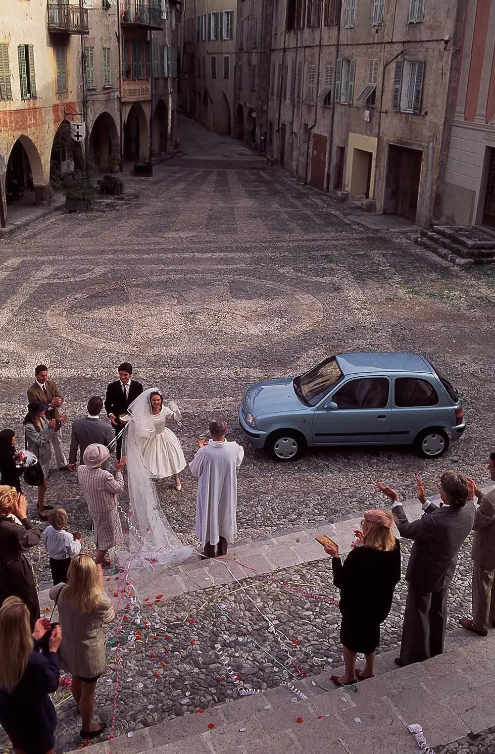 Hochzeit mit Hund – Der Designer des zweiten Micra (K11) fühlte sich von einem Hundewelpen inspiriert. Foto: Nissan