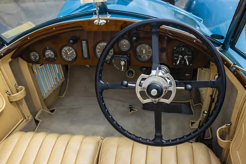 Das Cockpit des 10EX verdient durchaus die Bezeichnung "Arbeitsplatz". Foto: Rolls-Royce