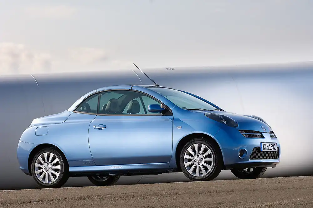 Kurioses Coupé-Cabrio – Der von Karmann im Nissan Werk Sunderland gebaute Micra C+C fand nur wenige Fans. Foto: Nissan