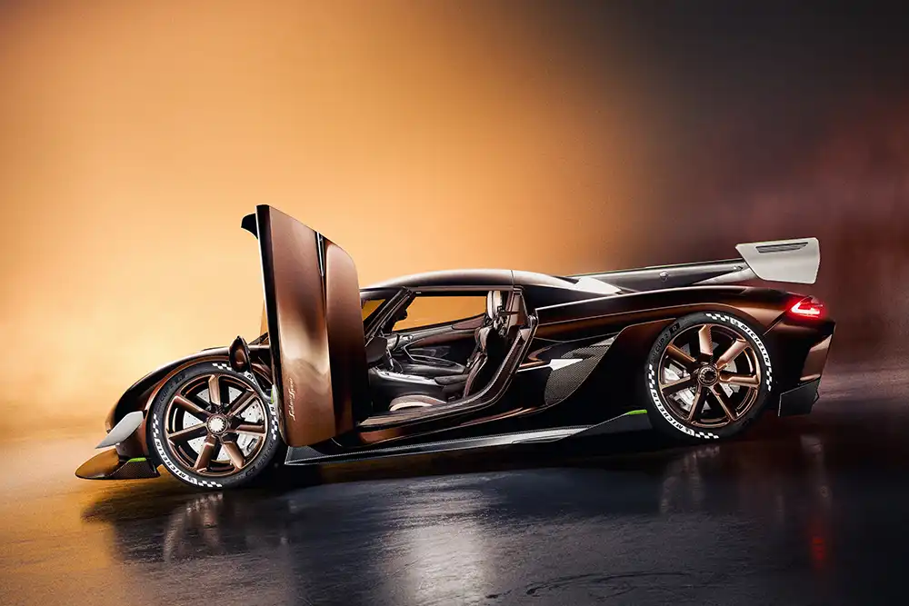 Wie es sich gehört, klappen die Einstiegstüren des Sadair's Spear nach oben. Foto: Koenigsegg