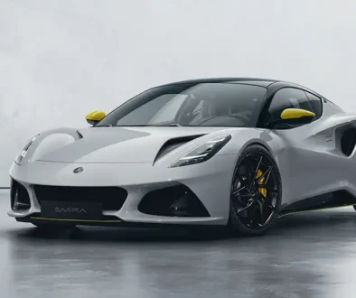Für den Mittelmotor-Sportwagen Emira, hier die Version Turbo SE, bietet Lotus nun eine Racing Line an. Foto: Lotus