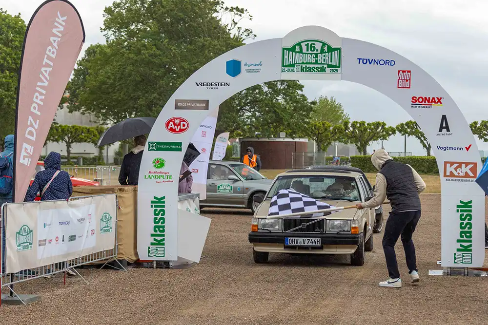 Die Veranstaltungen sind zwar nicht gerade billig, aber es wird alles für den Oldie-Fan organisiert. Foto: HBK