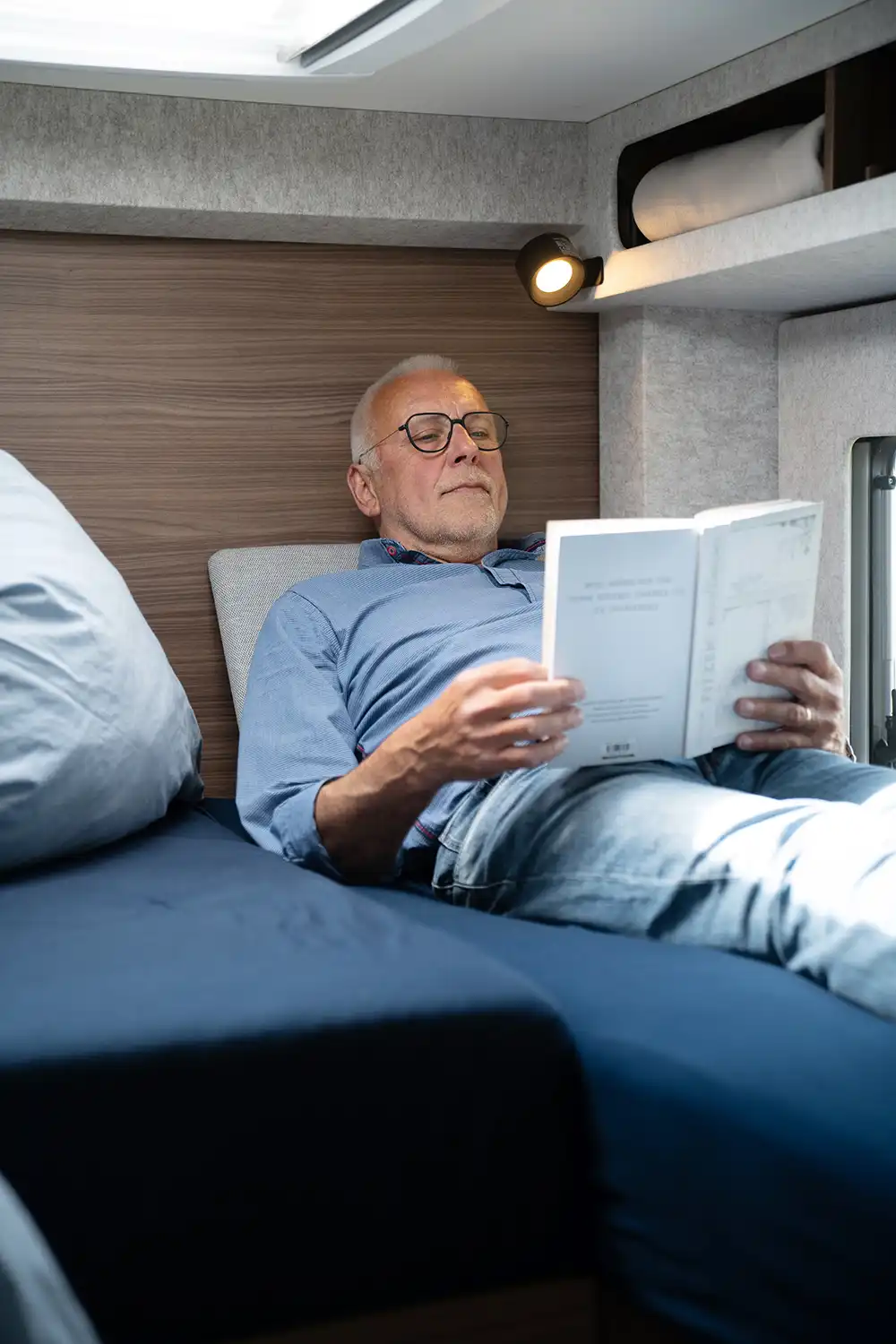 Das Bett bietet viel Kopffreiheit und ein verstellbares Kopfteil. Foto: LMC