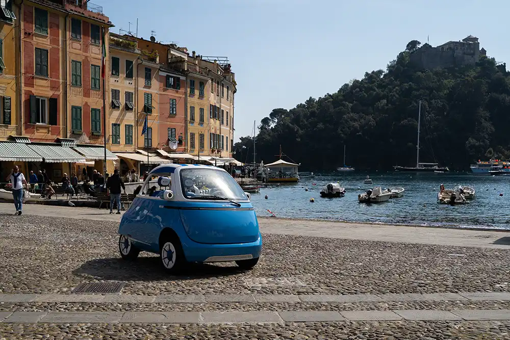 Microlino Spiaggina Portofino Blue. Foto: Microlino