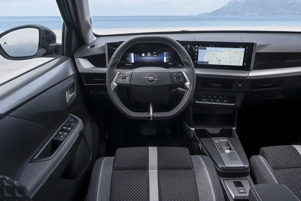Das Interieur ist im Opel-Stil gehalten. Foto: Opel