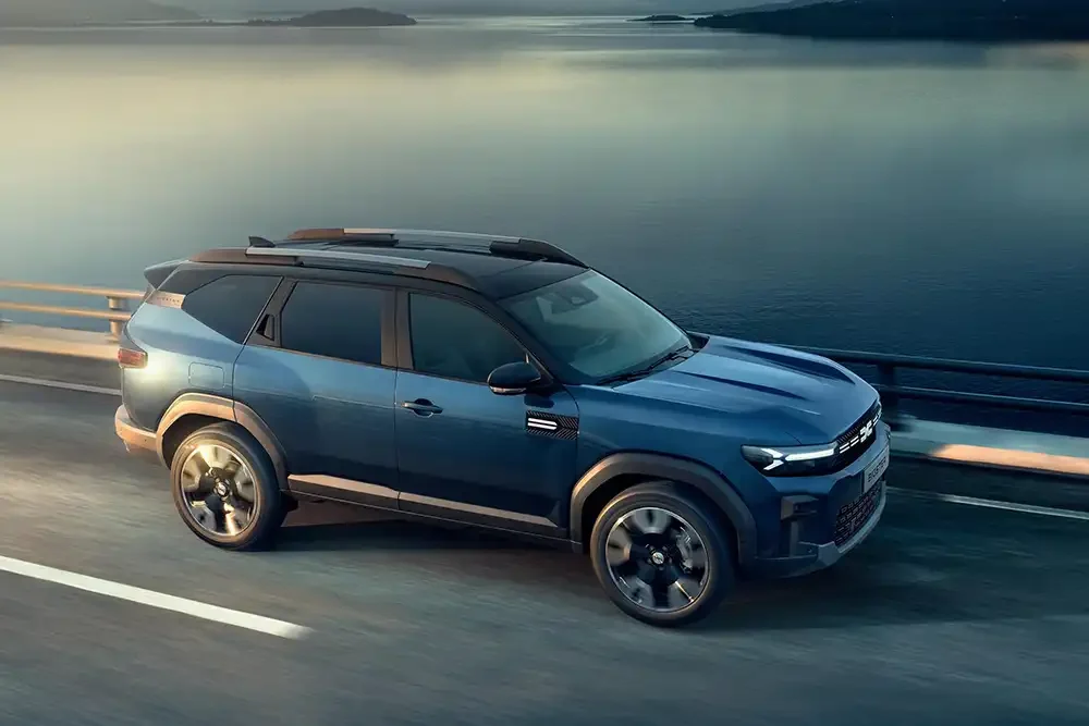 Als Mildhybrid G140 bietet der Dacia Bigster 1.450 Kilometer Reichweite. Foto: Dacia