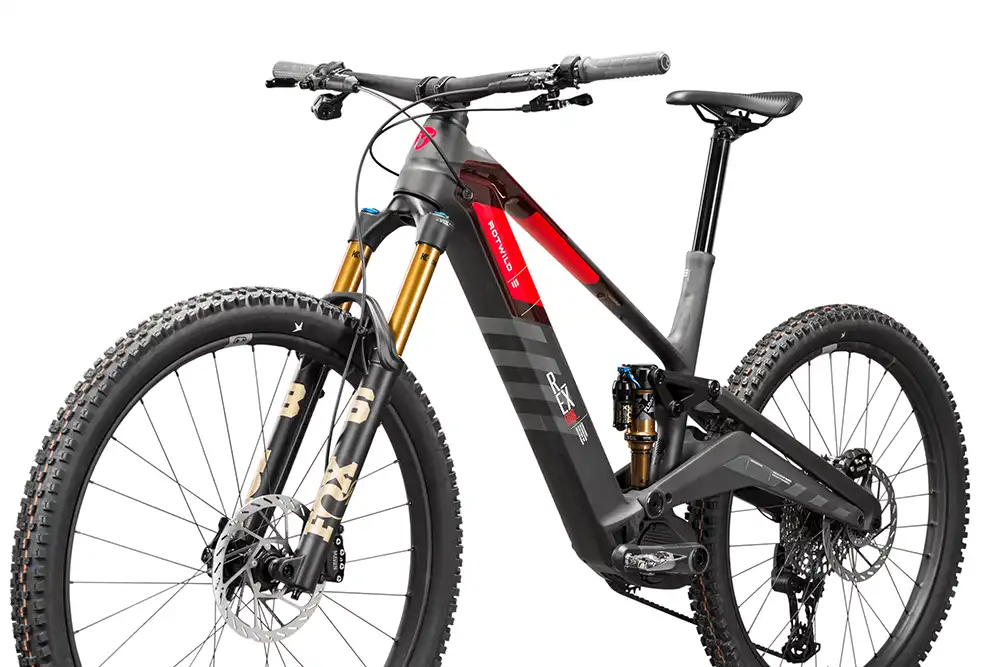 Beim Hinterbau setzt Rotwild auf ein Elevated Box Design mit Mid-High Pivot Kinematik. Foto: Rotwild