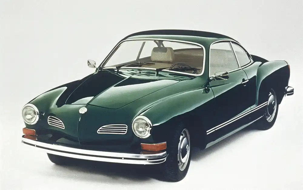 Anfangs waren es bescheidene 30 PS (zum Schluss 50), die es mit 100 Kilo mehr Gewicht zu tun bekamen als beim Käfer. Foto: VW