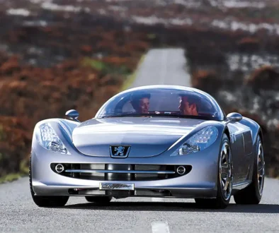 Die seit 100 Jahren kultivierte 600er-Reihe kennt viele Gesichter – auch kaum bekannte wie das Peugeot 607 Feline Showcar aus dem Jahr 2000. Foto: Peugeot