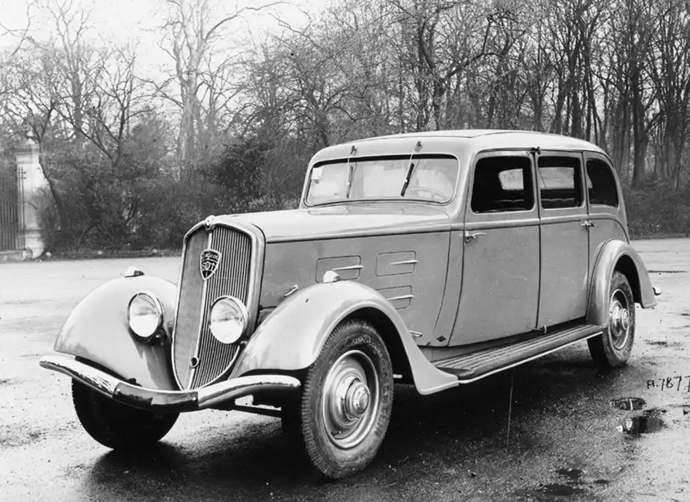 Für Familie und Repräsentation – der große Peugeot 601 sollte 1934 viele Funktionen übernehmen. Foto: Peugeot
