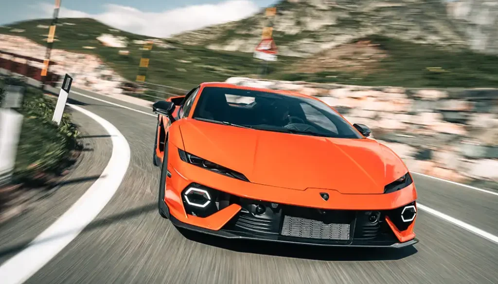 Zur Gesamt-Performance steuert der Biturbo-V8 588 kW/800 PS bei. Foto: Lamborghini