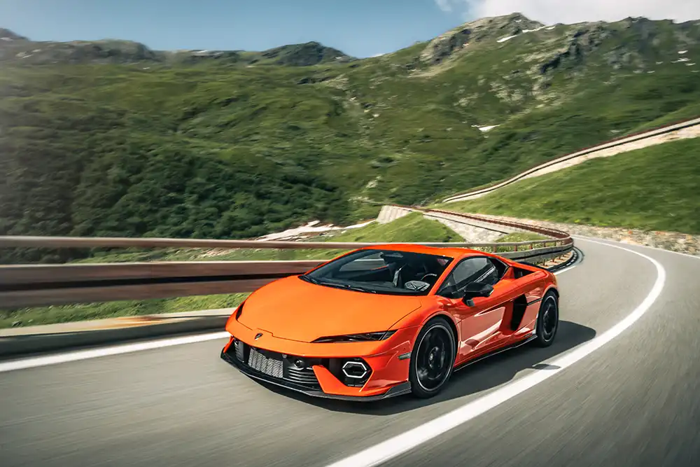 Der Lamborghini Temerario bietet eine enorme Spreizung zwischen Alltagskomfort und Rennstreckenperformance. Foto: Lamborghini