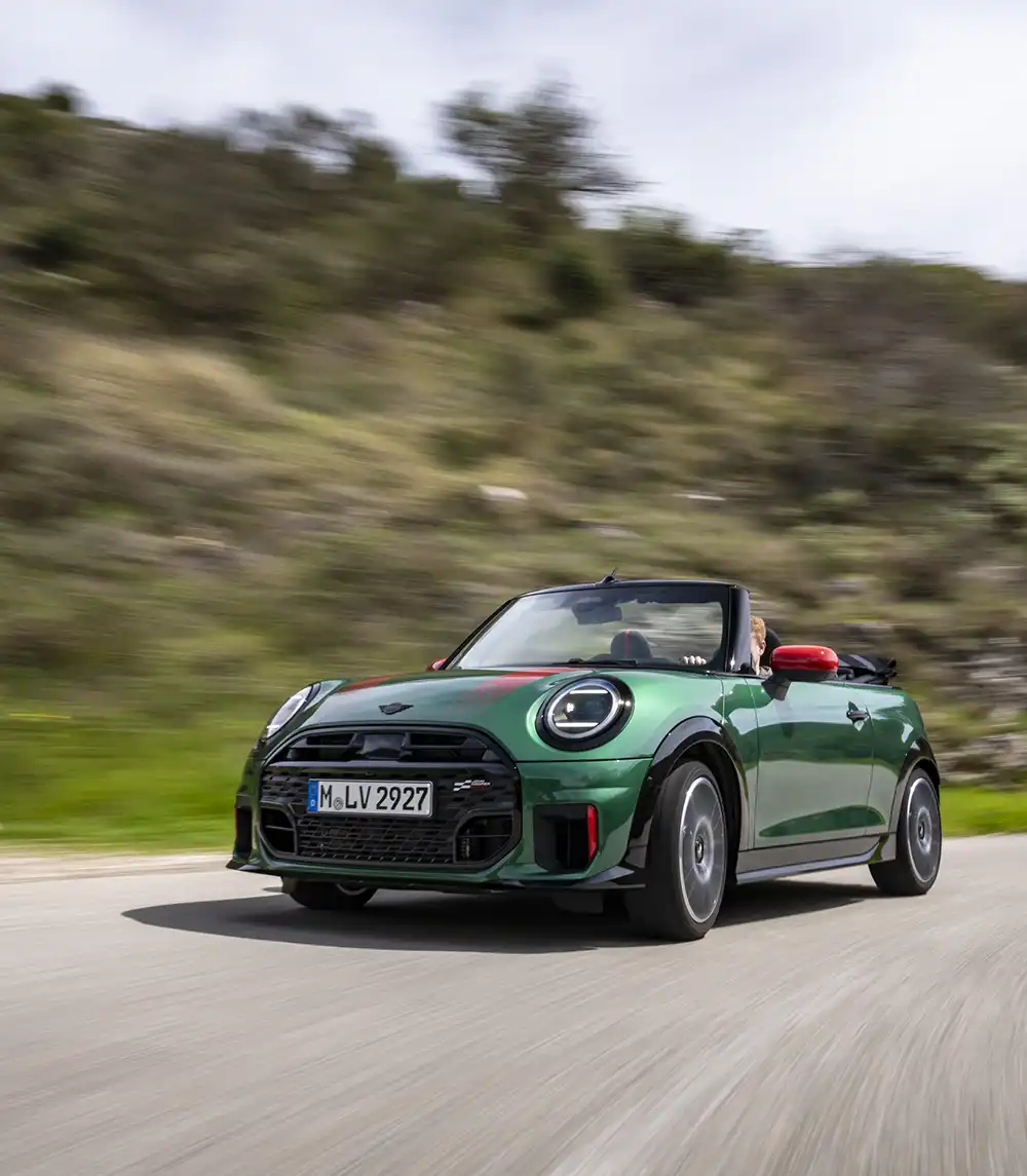 44.650 Euro - für einen Kleinwagen hat das neue Mini John Cooper Works einen ziemlich großen Preis. Foto: BMW