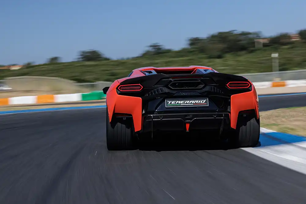 Käufer müssen mehr als 300.000 Euro übrig haben. Foto: Lamborghini