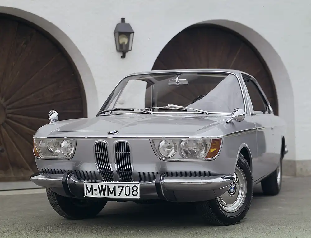 Mit dem eleganten Hardtop-Coupe 2000 CS gewann BMW weltweit Anerkennung als Spezialist für extravagante Sportler. Foto: BMW AG