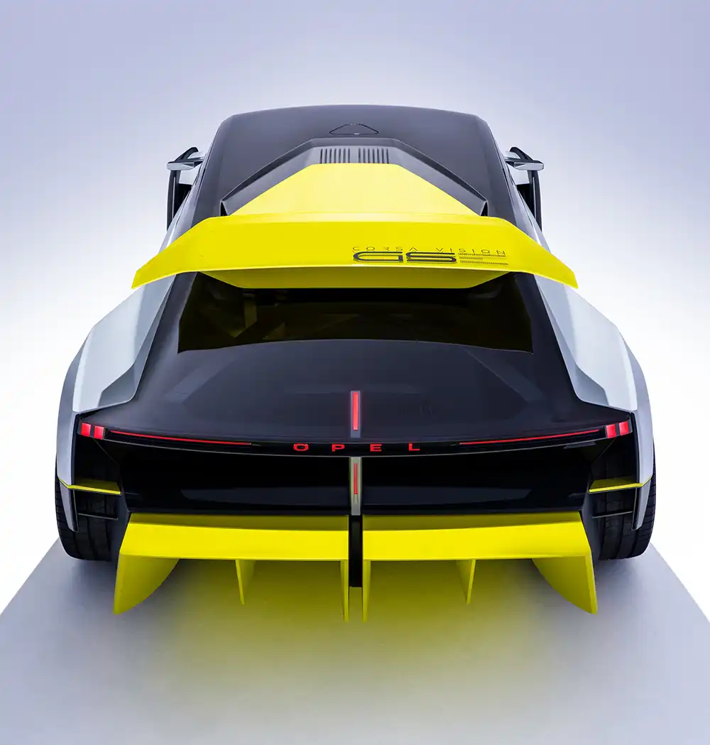 Der aktive Difffusor und der aktive Spoiler am Heck erzeugen den benötigten Abtrieb. Foto: Opel