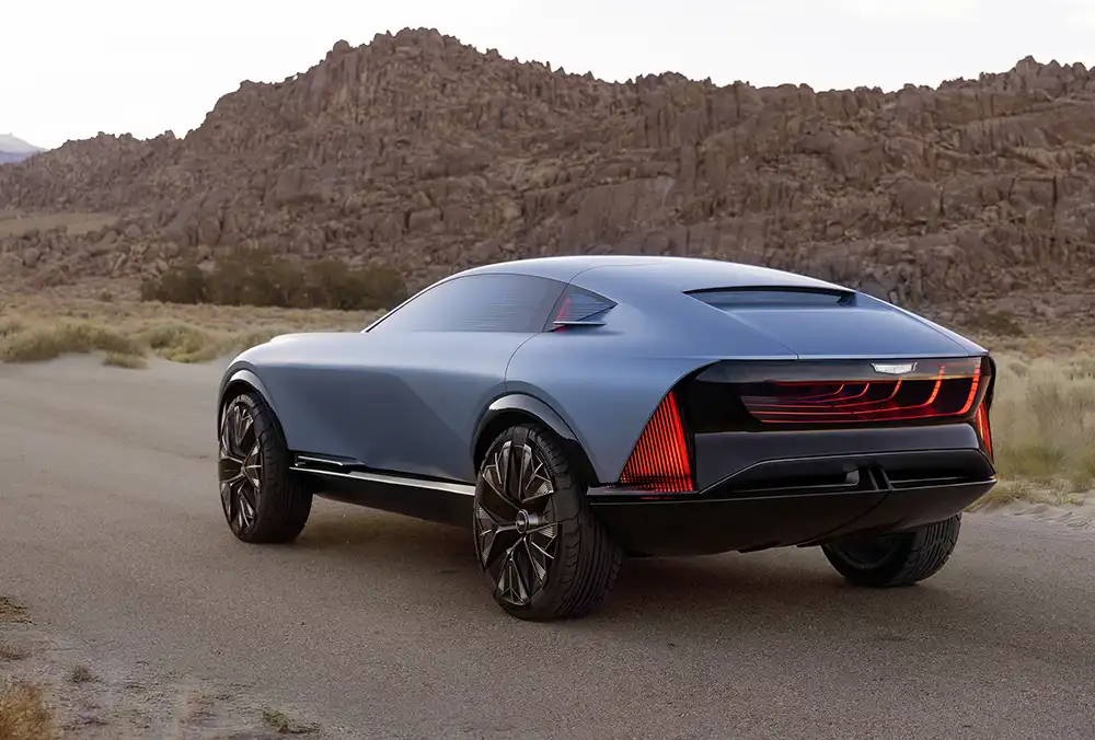 Auffällig am Cadillac Elevated Velocity Prototype sind eine glatte Außenhaut ohne Spiegel und Türgriffe sowie eine aufwändige Heckbeleuchtung mit Tiefenwirkung. Foto: Cadillac