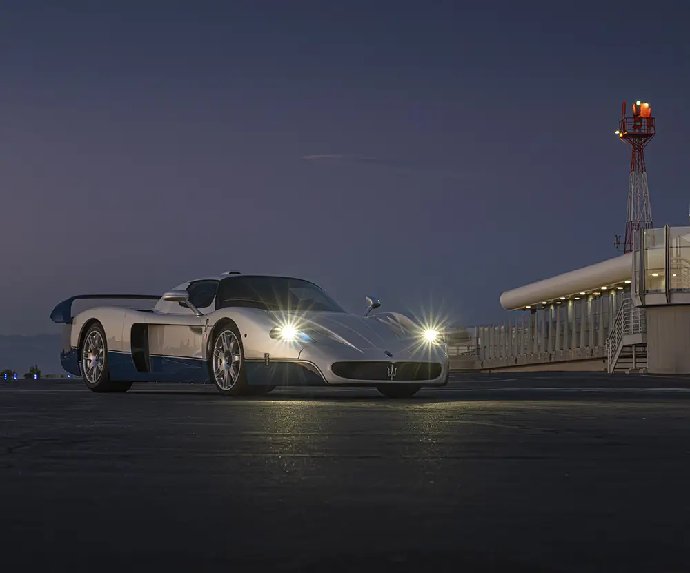 Maserati MC12 Stradale Nachtatmosphäre. Bildrechte: Robin Adams/Mit freundlicher Genehmigung von Broad Arrow Auctions.