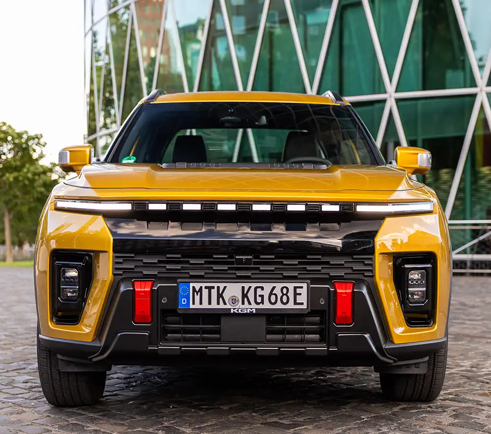 Harter Bursche: Der Musso EV ist nicht auf den ersten Blick als Stromer zu identifizieren. Foto: KGM