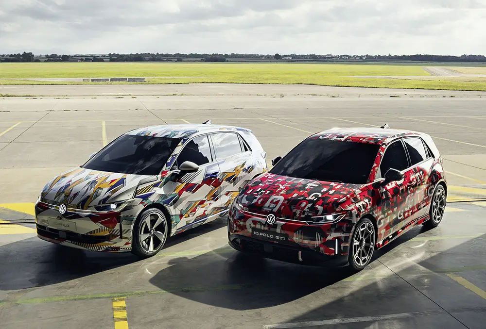 ID. Polo und ID. Polo GTI zeigen sich auf der IAA nur noch mit bunter Folie getarnt. Foto: VW