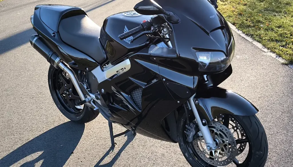 Neue Reifen fällig? Bei Ebay Motors kann man sich aktuell auf die Rundlinge einen Rabatt von bis zu 50 Euro sichern. Foto: SP-X/Mario Hommen