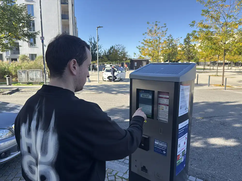 Wer sein Auto am Parkautomaten registriert, muss keine Sorge haben. Foto: SP-X/Benjamin Bessinger