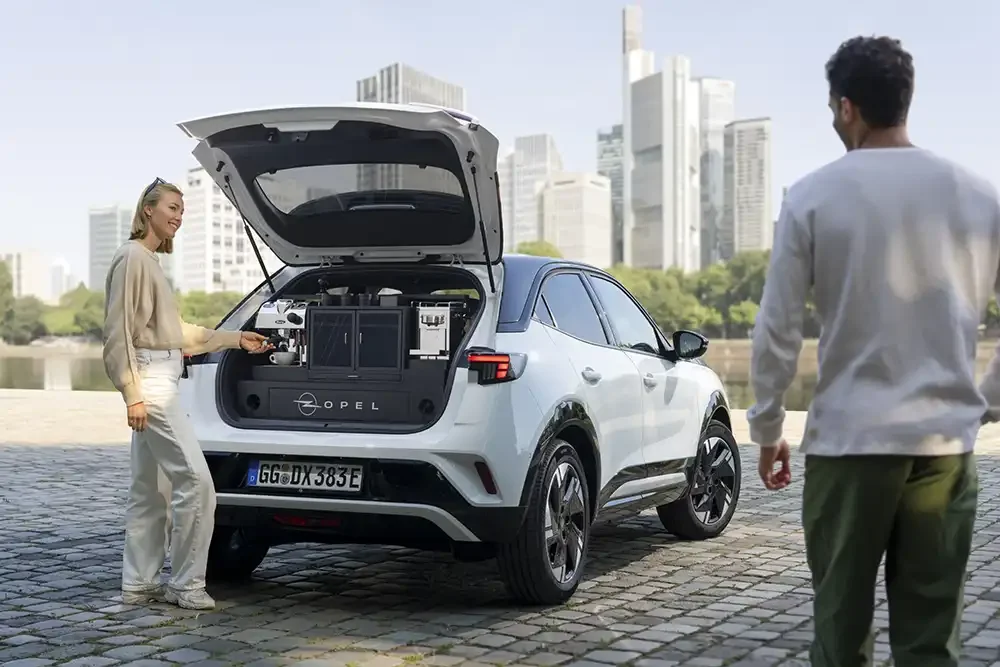 Dank Barista-Set im Heck kann der Opel Mokka "Coffee" jede Pause aufwerten. Foto: Opel