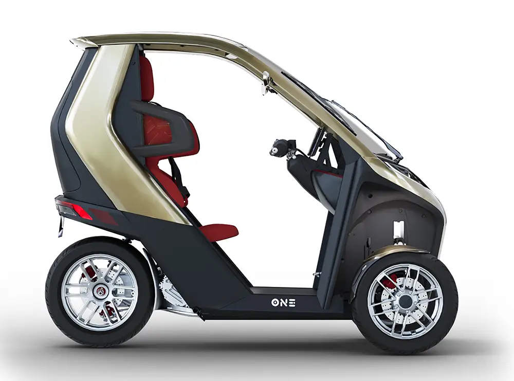 Zu den Seiten ist das knapp über zwei Meter Kurze Dreirad offen. Foto: XYTE Mobility