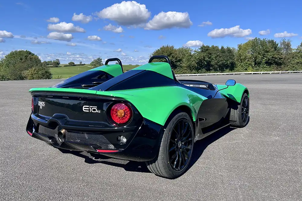 Wie bisher bleibt es bei einer radikalen Leichtbaukonstruktion. Foto: Zenos