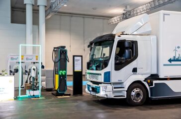 Volvo FL Electric truck at a EV charging station at the Hannover IAA Transportation Motor Show. Germany - September 20, 2022. Foto: stock.adobe.com
