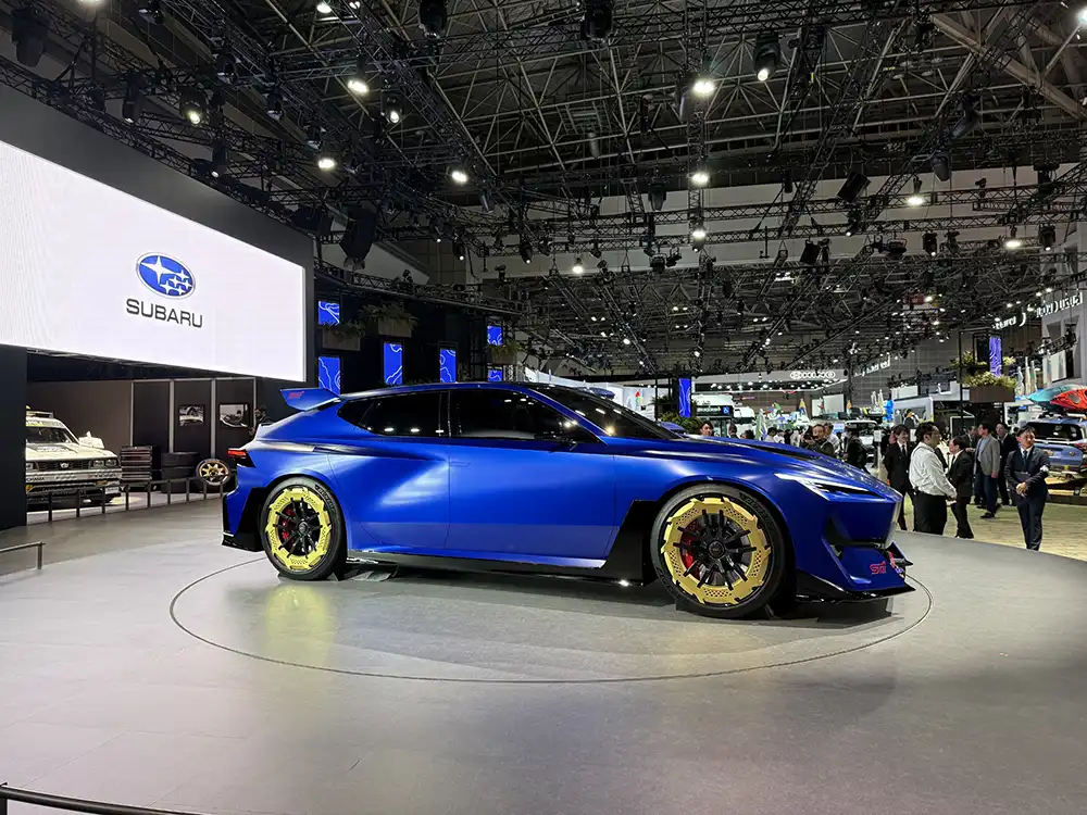 Im Geiste des Seligen Impreza WRX STi zeigt Subaru gleich zwei blau lackierte und gülden bereifte Studien. Foto: SP-X/Benjamin Bessinger