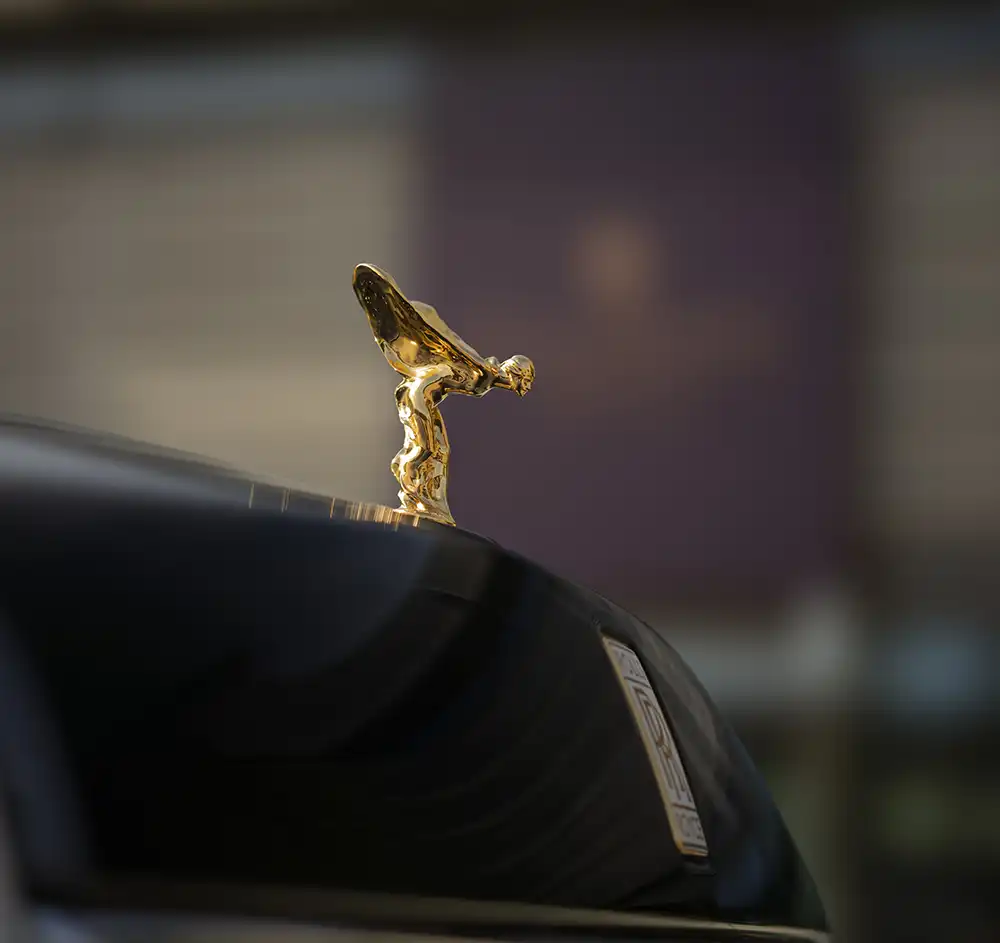 Die Kühlerfigur ist aus Massivgold. Foto: Rolls-Royce