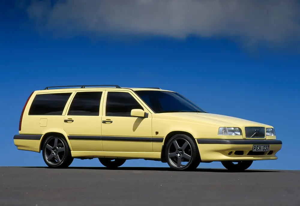 Der Volvo 850 Kombi ist ein praktischer Dauerläufer, der als T5 R zudem noch richtig Spaß machen kann. Foto: Volvo