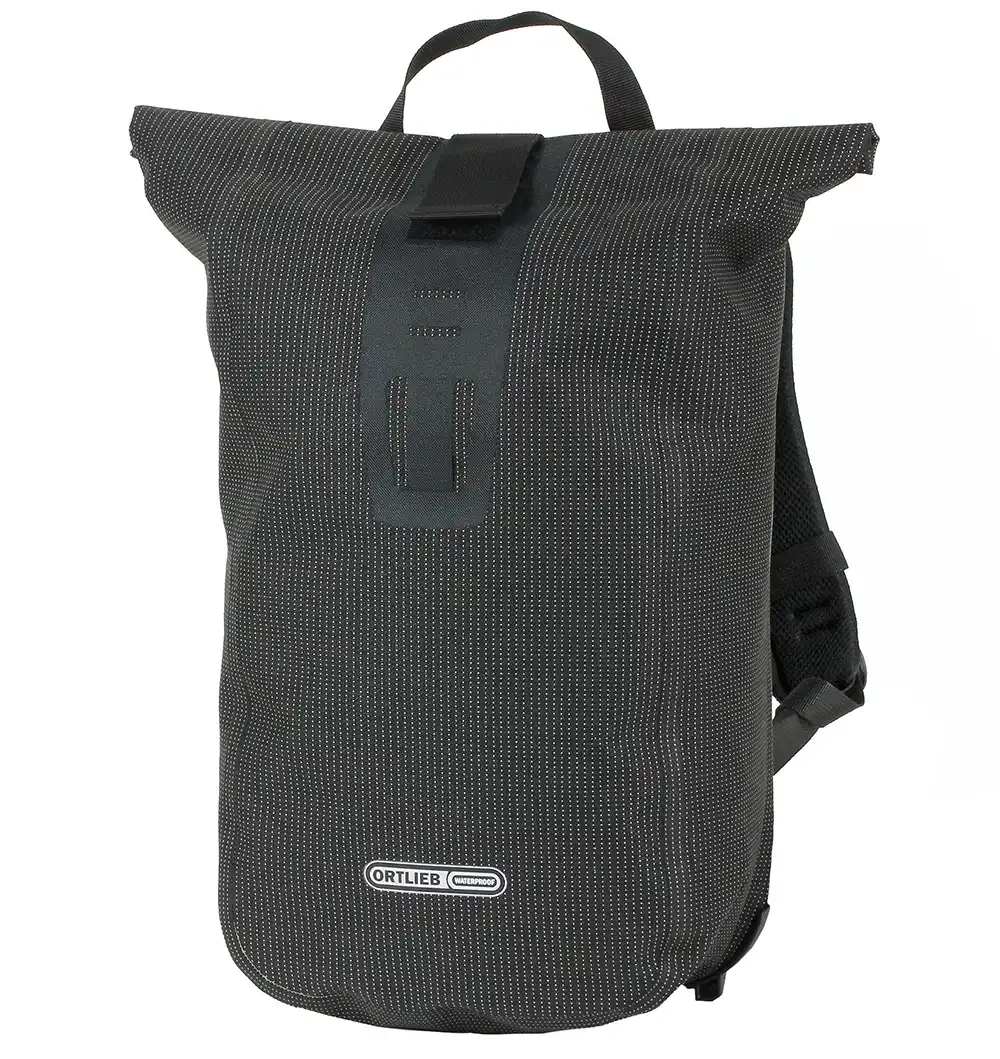 Der Rucksack Velocity High-Vis (23 Liter, 160 Euro) von Ortlieb macht Radler und Fußgänger trotz seiner Schlichtheit im Straßenverkehr unübersehbar. Foto: pd-f/Ortlieb