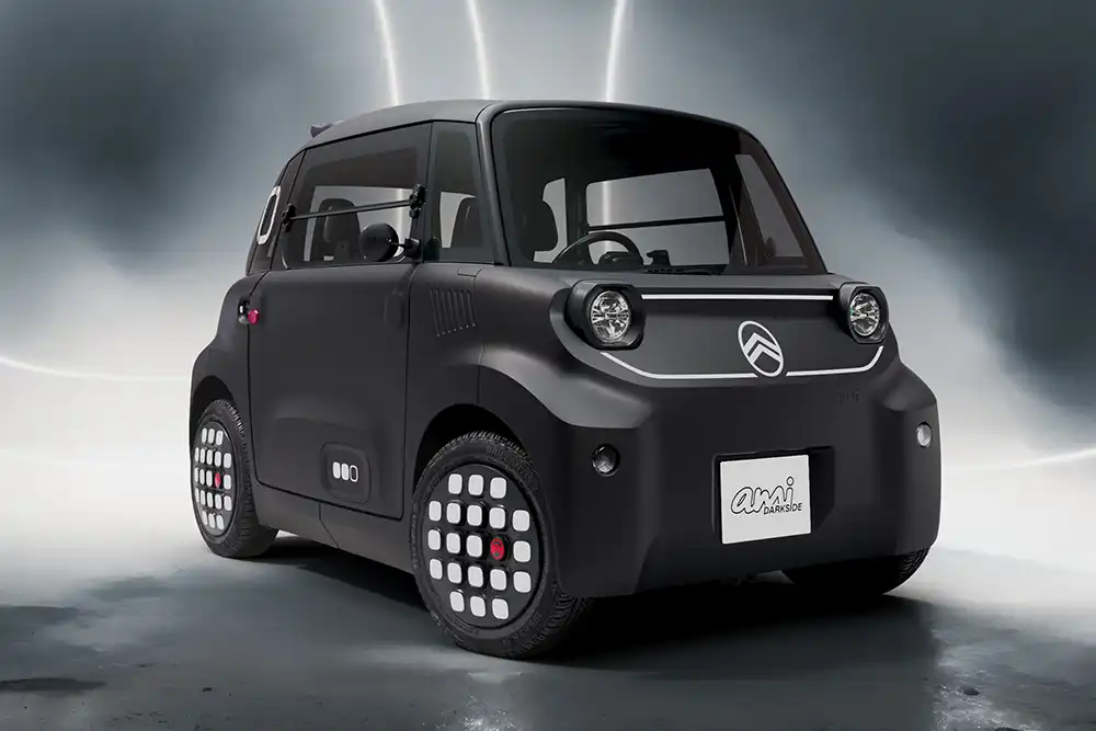 Den Ami bietet Citroen nun auch in der Ausstattung "Dark Side" an. Foto: Citroën