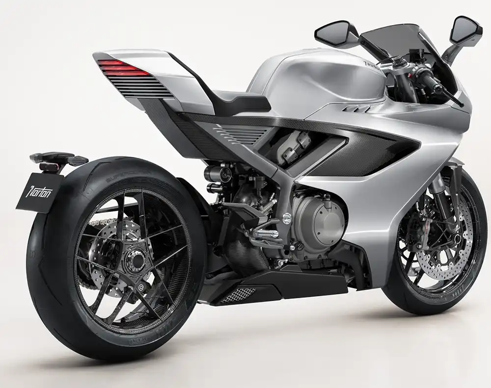 Dank einarmiger Hinterradführung ist der Blick auf die Carbonfelge frei. Foto: Norton