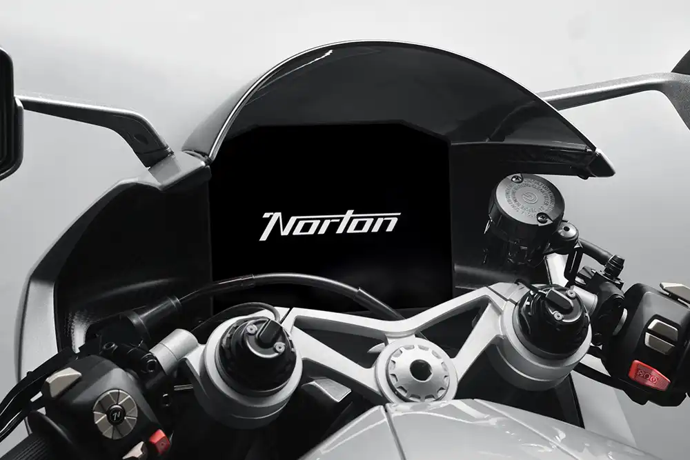 Das Cockpit bietet einen 8-Zoll-Touchscreen. Foto: Norton