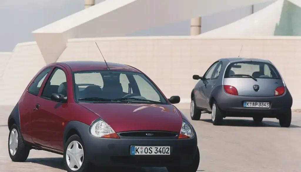 Von minimalistisch bis sportlich – Über 80 Neuheiten des Jahres 1996 vom Ford Ka (im Bild) bis zum Ferrari 550 Maranello avancieren zu H-Kennzeichen-Kandidaten. Foto: Ford