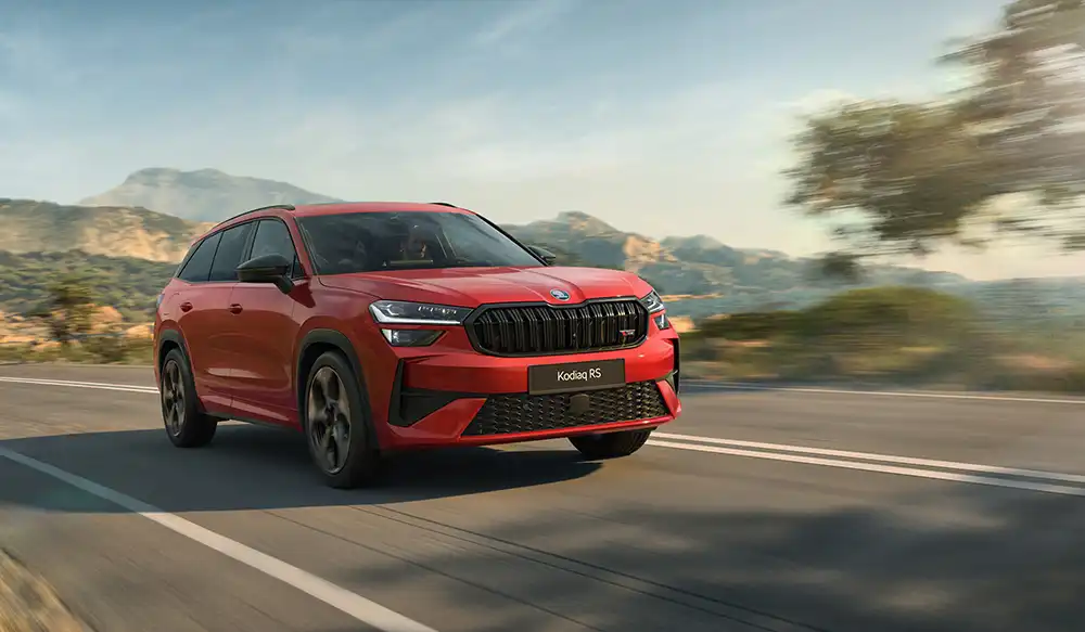 Je nach Fahrsituation und Leistungsabfrage grummelt der Antrieb des Skoda Kodiaq 4x4 RS leise im Hintergrund, brummt zurückgenommen kraftvoll oder bellt gar böse in den Innenraum. Foto: Skoda