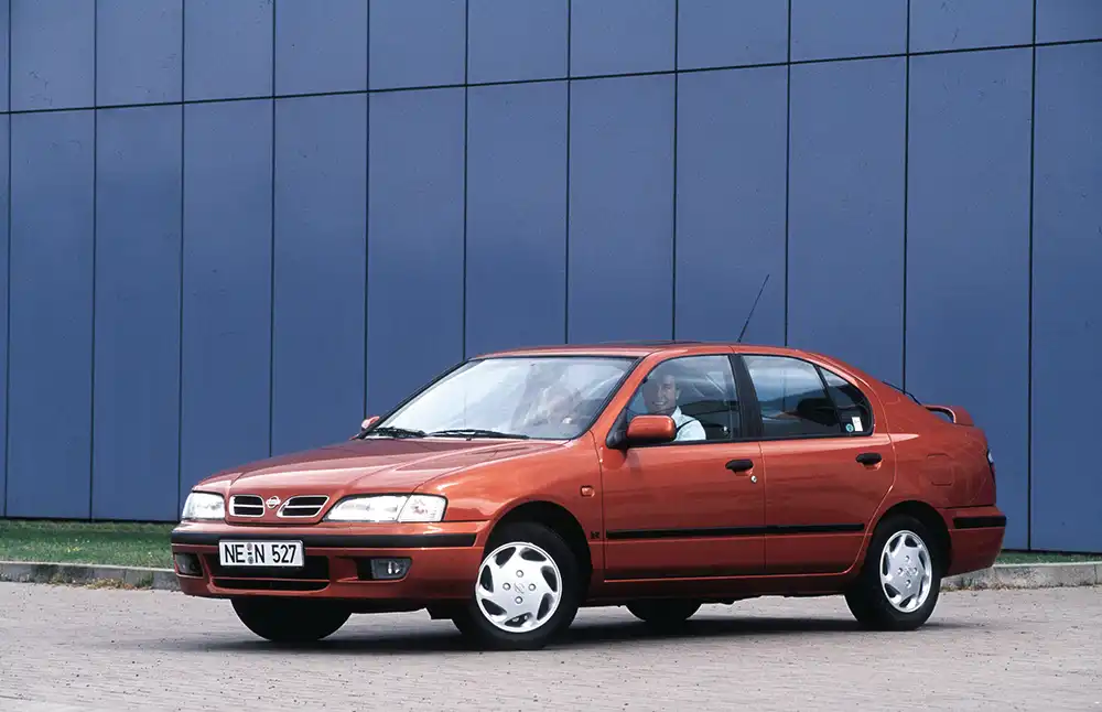 Vergessener Alltagsheld – Der in Europa produzierte Nissan Primera zählte 1996 zu den pragmatischen Erfolgstypen, die heute kaum noch jemand kennt. Foto: Nissan