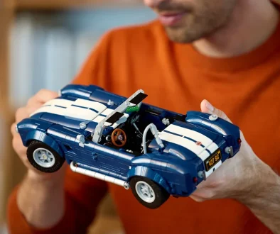 1.241 Einzelteile hat die Cobra, die Altersempfehlung lautet: ab 18. Foto: Lego