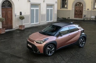 Zu Preisen ab 19.990 Euro ist der neue und ausschließlich mit Hybridantrieb verfügbare Toyota Aygo X nun in Deutschland bestellbar. Foto: Toyota