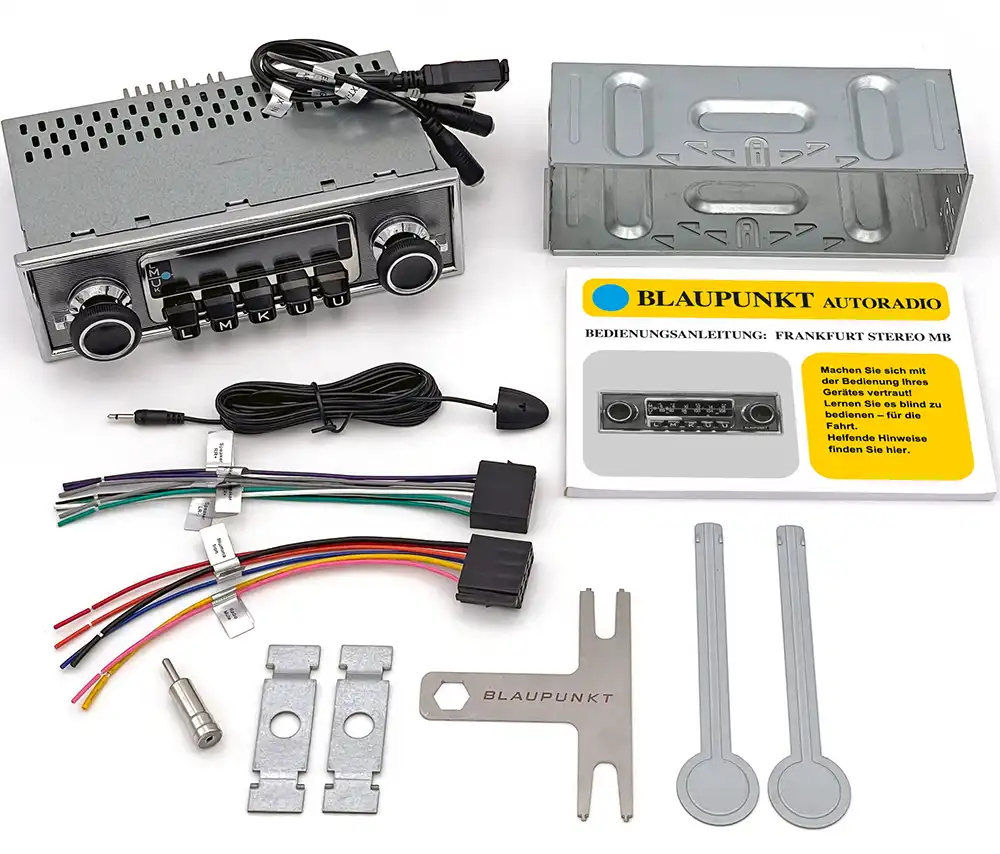 Frankfurt Stereo MB Lieferumfang. Foto: Blaupunkt