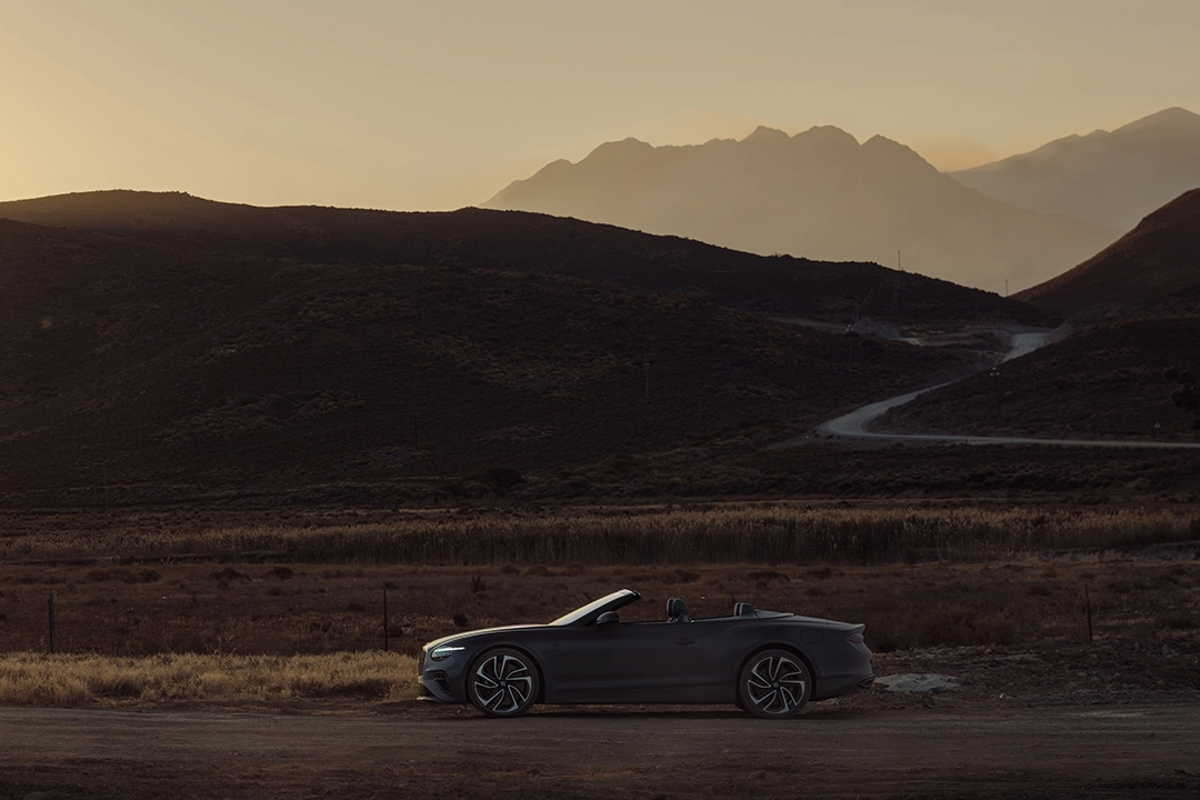 Wer mag, kann den Continental GT S weitgehend elektrisch fahren, Reichweitenprobleme gibt es dank V8 dennoch nicht. Foto: Bentley