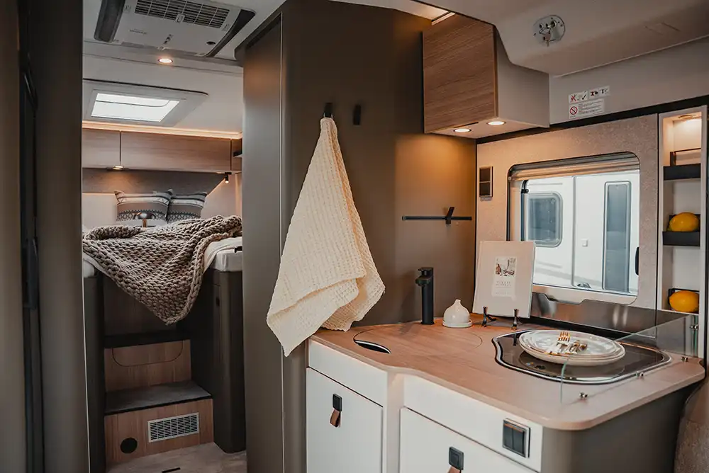 Auch eine Küche ist an Bord. Foto: Hymer